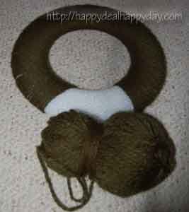 wreath-w-some-yarn-267x300 WM