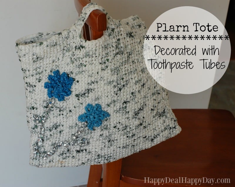 Here is a very simple crochet pattern that shows you how to make a plarn tote decorated with toothpaste tubes. Ultimate upcycling craft!