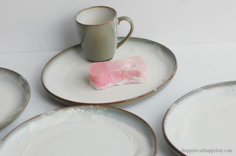 How to Easily Clean Stained Mugs