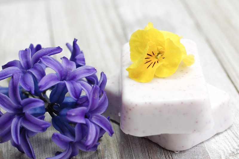 Making Natural Soap with Lavender Essential Oil and Oatmeal – Hazelrock  House