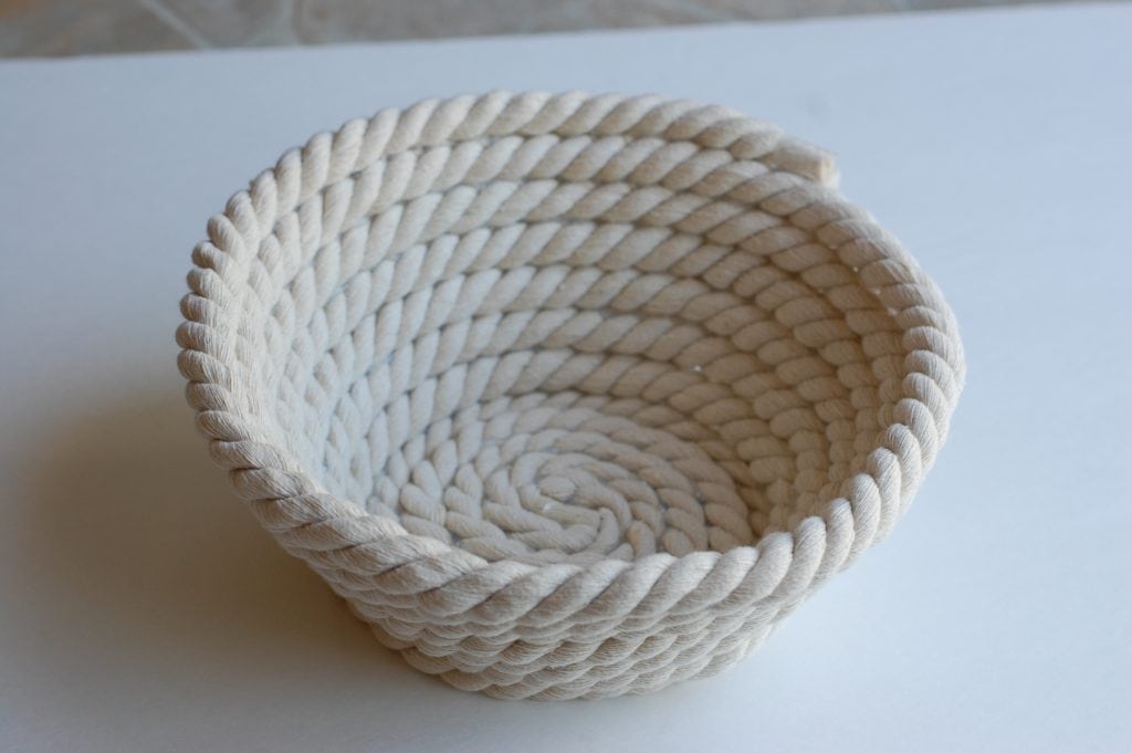 no sew rope bowl to use as gift basket