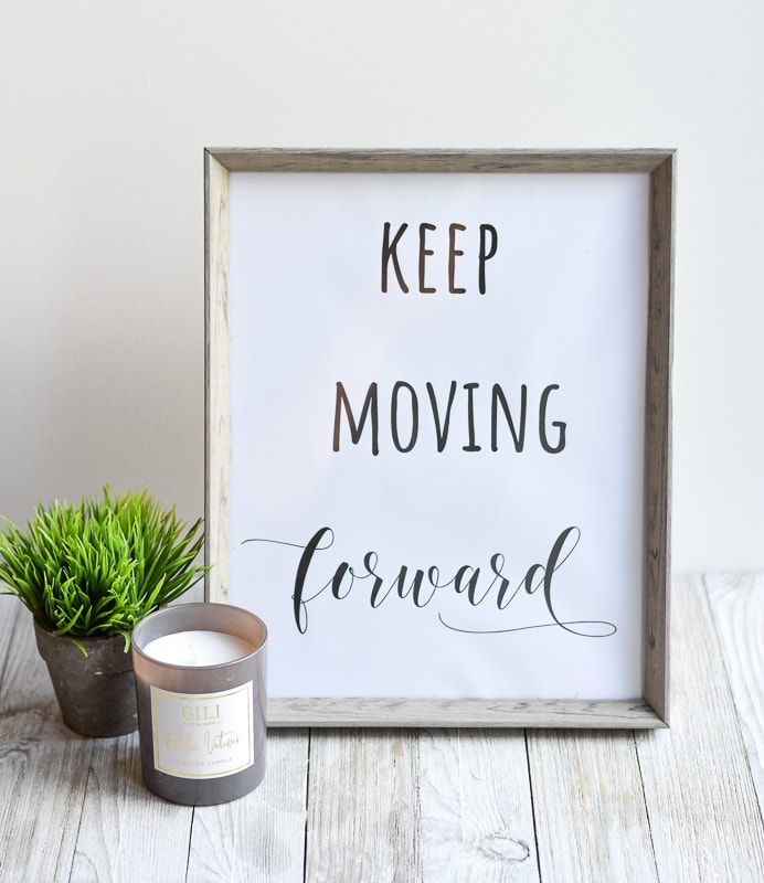 DIY Christmas Gift Idea free printable "Keep Moving Forward"