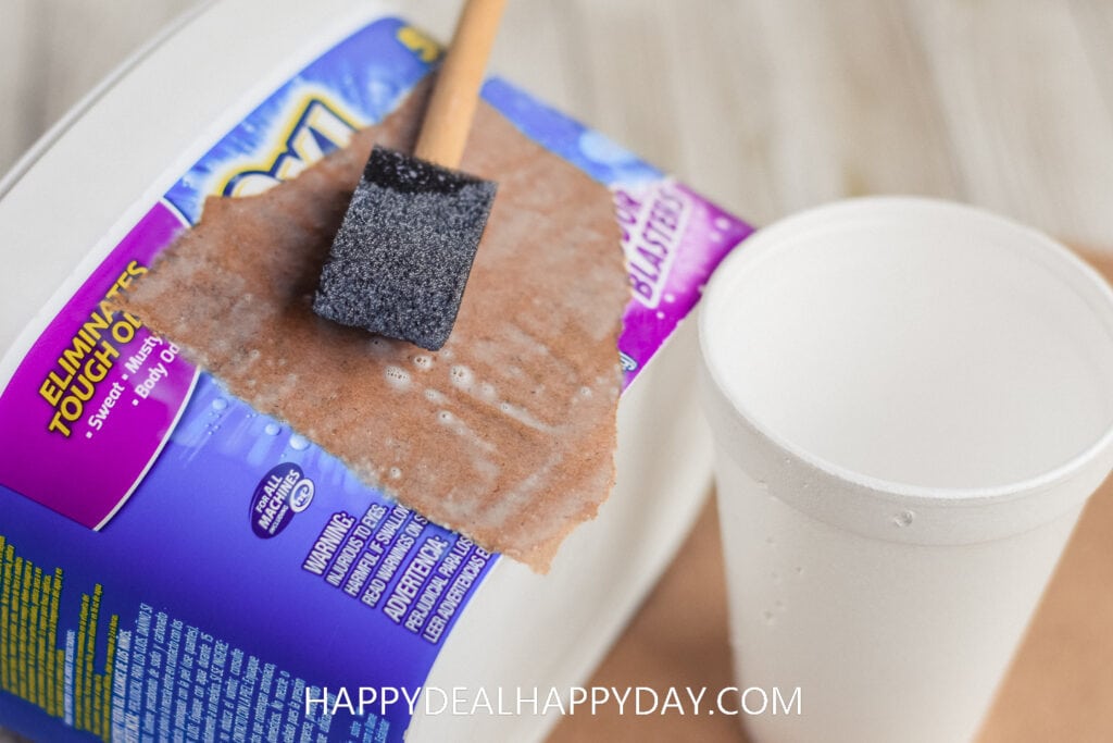 How to upcycle an Oxiclean tub into Christmas Gift wrapping idea